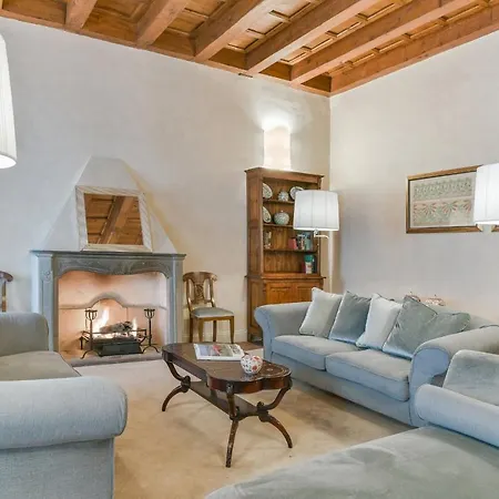 Апартаменты Pontormo With Fireplace In Oltrarno