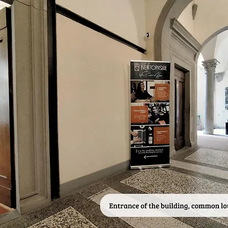 Pontormo With Fireplace In Oltrarno * فلورنس